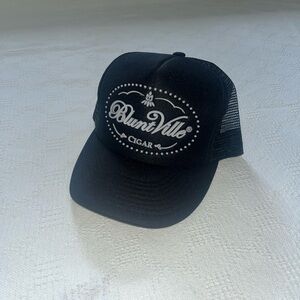 Bluntville hat